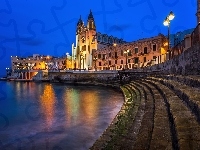 Saint Julians, Kościół Karmelitów, Światła, Schody, Malta, Zatoka Balluta Bay, Kościół parafialny pw. Najświętszej Marii Panny z Góry Karmel