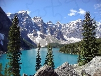 Park Narodowy Banff, Jezioro Moraine, Świerki, Lasy, Kanada, Góry, Skały