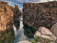 Skały, Rzeka