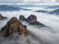 Góry, Skały, Szczyty, Mgła, Opadająca