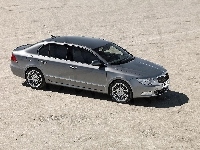 Skoda Superb, Srebrny, Piach