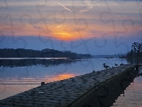 Zachód słońca, Kaczki, Jezioro Lusowskie, Wielkopolska, Pomost