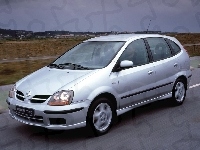 Srebrny, Nissan Almera Tino