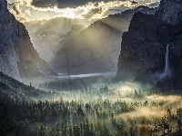 Stan Kalifornia, Wschód słońca, Wodospad, Park Narodowy Yosemite, Las, Stany Zjednoczone, Góry, Mgła