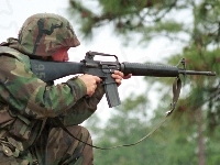 Strzelnica, Żołnierz, Karabin M16