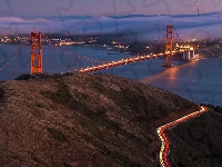Miasto, Cieśnina Golden Gate, Most Golden Gate Bridge, Stan Kalifornia, San Francisco, Noc, Chmury, Stany Zjednoczone, Światła