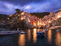 Światła, Zmrok, Góry, Cinque Terre, Włochy, Domy, Riomaggiore, Łódki