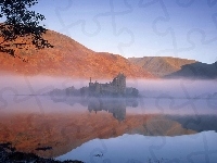 Miejscowość Dalmally, Jezioro Loch Awe, Zamek Kilchurn Castle, Ruiny, Szkocja