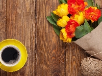 Sznurek, Kolorowe, Kwiaty, Tulipany, Filiżanka, Deski, Kompozycja, Papier, Kawa
