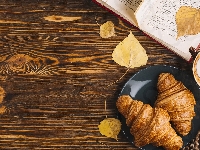 Talerz, Croissanty, Rogaliki, Kubek, Szalik, Książka, Deski, Mleka, Liście