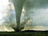 Tornado, Pole