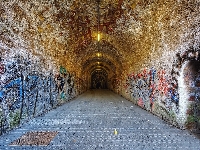 Tunel, Graffiti