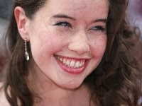 Uśmiech, Anna Popplewell, Twarz, Kolczyk 

