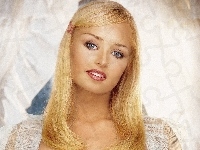 Uśmiechnięta, Blondynka