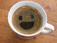 Uśmiechnięta, Kawa