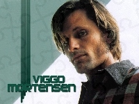 Viggo Mortensen, szara koszula