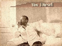 Vin Diesel, biała koszula