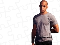 Vin Diesel, szara koszulka