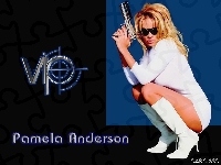 VIP, Pamela Anderson, Pistolet