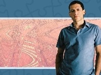 Wentworth Miller, niebieskie polo