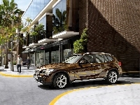 BMW X1, Miasto