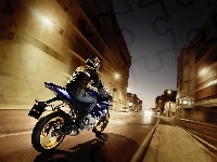 Yamaha R 125, Miasto