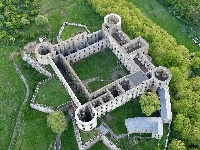 Baszty, Zamek, Drzewa