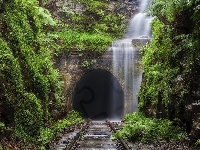 Zieleń, Tunel, Tory