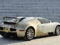 Bugatti, Złoty, Tył